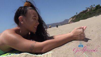 Beach Fun Hanging Out With Amateur Pornstar Blowjob) Gfe Pov With Kimmy Kimm - hclips.com