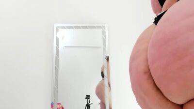 Fat mature webcam chick making herself cum with a vibrator - drtuber.com